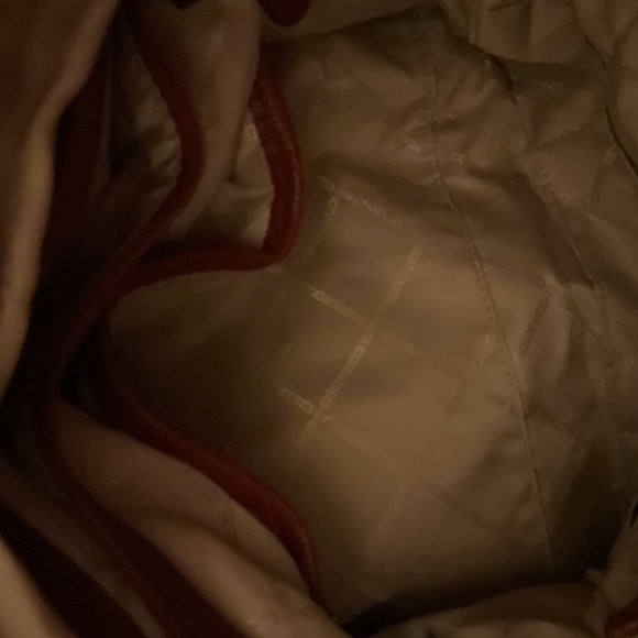 Handbag - Picture 2 of 7